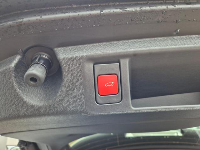 Peugeot 308 SW GT Exclusive 1.2 Hybrid 145PS Automatik Matrix-LED elektr. PanoDach Heckklappe Sitzheizung Lenkradheizung Navi 10" HD-Touchscreen wireless Apple CarPlay + Android Auto FOCAL-System 2x Keyless ACC 4x Kamera PDC v+h 18"LM 