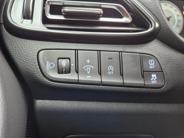 Hyundai i30 Kombi 1.6 T-GDI 150PS Automatik N-Line MY2026 Sitzheizung Lenkradheizung Klimaautomatik Navi 10,3"-Touchscreen Bluelink Apple CarPlay + Android Auto PDC v+h R&uuml;ckf.Kamera 18-LM 