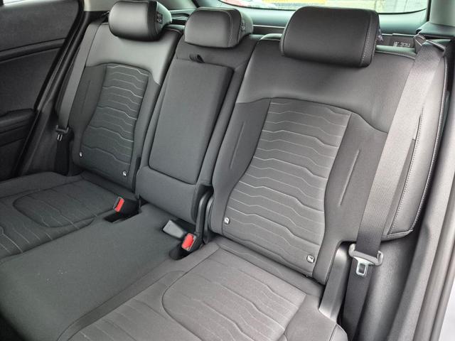 Kia Sportage Spirit 1.6 T-GDI 150PS Automatik NEUES MODELL MY26 FACELIFT Teil-Leder 18"LM Sitzheizung v+h Lenkradheizung Klimaautomatik ACC Navi Bluetooth Touchscreen Apple CarPlay Android Auto PDC R&uuml;ckf.Kamera 2x Keyless 