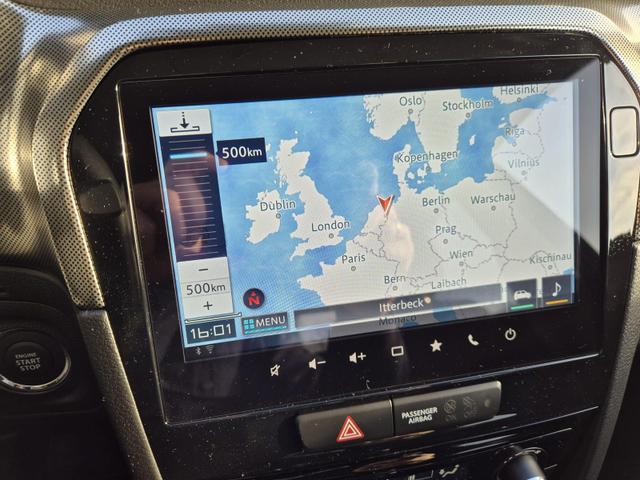 Suzuki Vitara Comfort+ 110PS Automatik MHEV 1.4 Boosterjet Teilleder Navi Klimaautomatik Sitzheizung ACC PDC v+h R&uuml;ckf.Kamera Suzuki-Radio Apple CarPlay Android Auto Touchscreen 2xKeyless 17-LM 