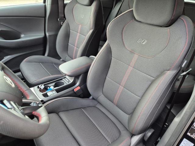Hyundai i30 Kombi 1.6 T-GDI 150PS Automatik N-Line MY2026 Sitzheizung Lenkradheizung Klimaautomatik Navi 10,3"-Touchscreen Bluelink Apple CarPlay + Android Auto PDC v+h R&uuml;ckf.Kamera 18-LM 