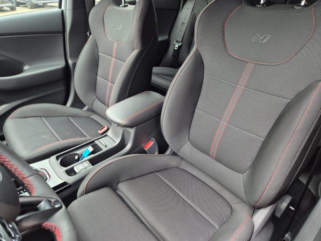 Hyundai i30 Kombi 1.6 T-GDI 150PS Automatik N-Line MY2026 Sitzheizung Lenkradheizung Klimaautomatik Navi 10,3"-Touchscreen Bluelink Apple CarPlay + Android Auto PDC v+h R&uuml;ckf.Kamera 18-LM 