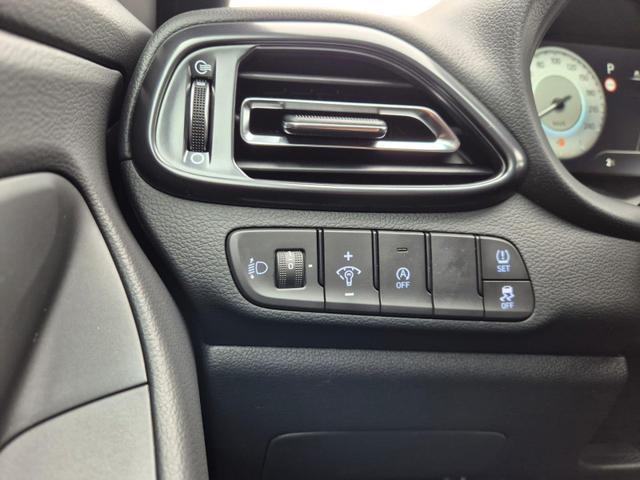 Hyundai i30 Kombi 1.6 T-GDI 150PS Automatik N-Line MY2026 Sitzheizung Lenkradheizung Klimaautomatik Navi 10,3"-Touchscreen Bluelink Apple CarPlay + Android Auto PDC v+h R&uuml;ckf.Kamera 18-LM 