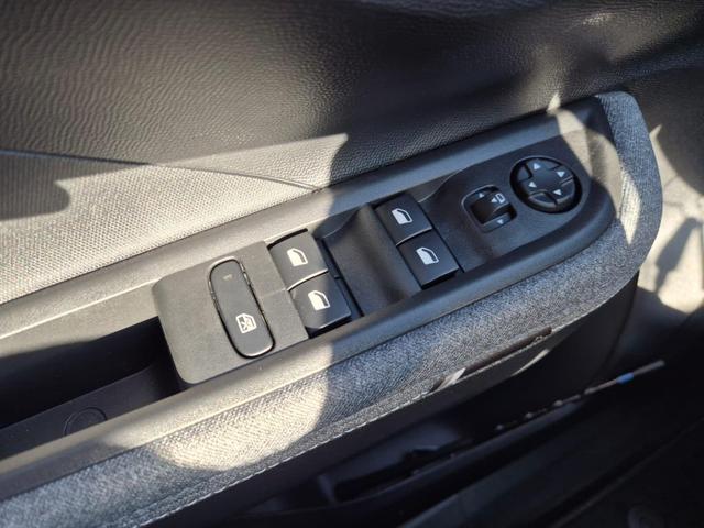 Opel Frontera GS 1.2 HEV 110PS Automatik Sitzheizung Lenkradheizung Frontscheibe beheizb. PDC v+h R&uuml;ckf.Kamera Navi Apple CarPlay Android Auto Touchscreen 17"LM 