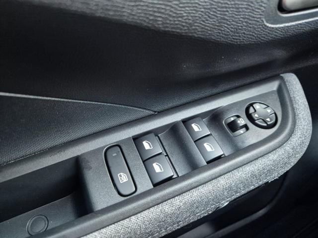 Opel Frontera GS 1.2 HEV 110PS Automatik Sitzheizung Lenkradheizung Frontscheibe beheizb. Klimaautomatik PDC v+h R&uuml;ckf.Kamera Navi Apple CarPlay Android Auto Touchscreen 17"LM 