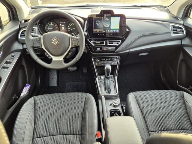 Suzuki S-Cross Comfort+ 110PS Automatik MHEV 4x4 ALLGRIP 1.4 Boosterjet Teilleder Navi Klimaautomatik Sitzheizung ACC PDC v+h 4x Kamera Suzuki-Radio Apple CarPlay Android Auto Touchscreen 2xKeyless 17-LM 