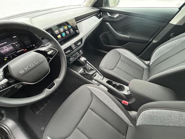 Skoda Kamiq 1.0 TSI 115PS DSG Selection Matrix-LED Sitzheizung Garantieverl&auml;ngerung Klimaautomatik Parksensoren Skoda-Radio drahtlos Apple CarPlay + Android Auto Digital Cockpit Tempomat abg.Scheiben 