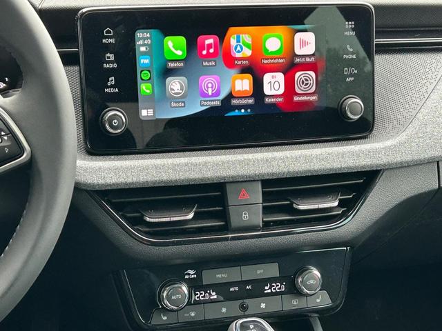 Skoda Kamiq 1.0 TSI 115PS DSG Selection Matrix-LED Sitzheizung Garantieverl&auml;ngerung Klimaautomatik Parksensoren Skoda-Radio drahtlos Apple CarPlay + Android Auto Digital Cockpit Tempomat abg.Scheiben 