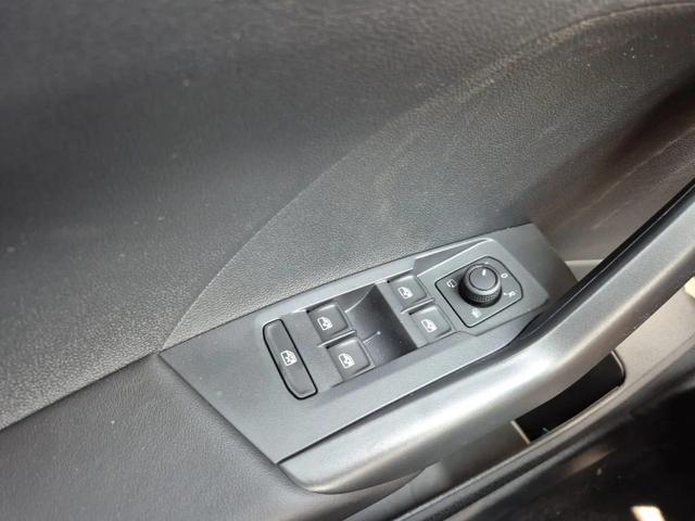 Volkswagen T-Cross 1.0 TSI 116PS DSG Life IQ.LIGHT - LED-Matrix-Scheinw. Sitzheizung Klimaautomatik PDC R&uuml;ckf.Kamera 17-LM abged.Scheiben 2xKeyless DAB+ Bluetooth Touchscreen Apple CarPlay Android Auto 