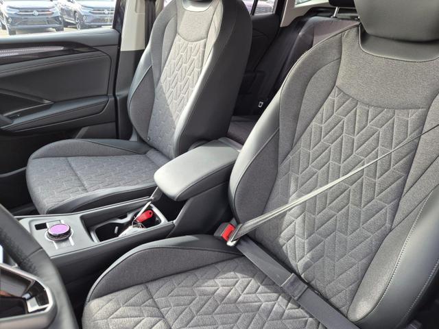 Volkswagen Tiguan Life 1,5 l eHybrid OPF 204PS DSG LED-Plus-Scheinw. elektr. Heckklappe Sitzheizung v+h Lenkradheizung Frontscheibe beheizb. R&uuml;ckf.Kamera Klimaautomatik VW-Radio Bluetooth wireless Apple CarPlay + Android Auto PDC ACC 2xKeyless Digital Cockpit 
