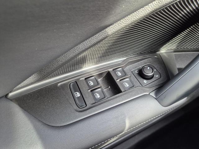 Volkswagen Tiguan Life 1,5 l eHybrid OPF 204PS DSG LED-Plus-Scheinw. elektr. Heckklappe Sitzheizung v+h Lenkradheizung Frontscheibe beheizb. R&uuml;ckf.Kamera Klimaautomatik VW-Radio Bluetooth wireless Apple CarPlay + Android Auto PDC ACC 2xKeyless Digital Cockpit 