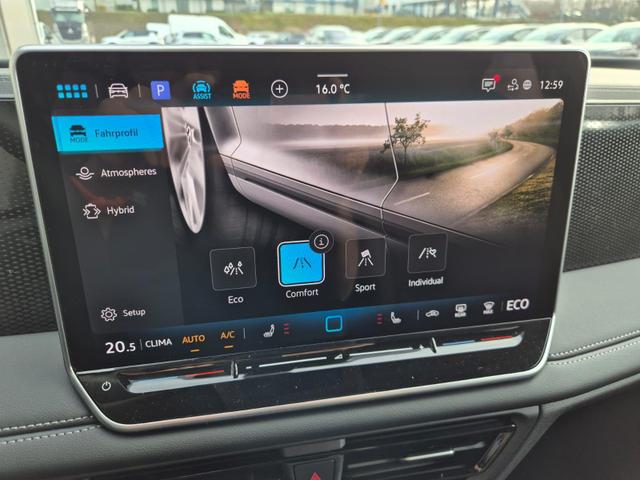 Volkswagen Tiguan Life 1,5 l eHybrid OPF 204PS DSG LED-Plus-Scheinw. elektr. Heckklappe Sitzheizung v+h Lenkradheizung Frontscheibe beheizb. R&uuml;ckf.Kamera Klimaautomatik VW-Radio Bluetooth wireless Apple CarPlay + Android Auto PDC ACC 2xKeyless Digital Cockpit 