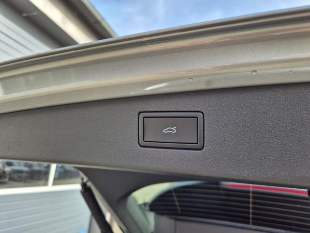 Volkswagen Tiguan Life 1,5 l eHybrid OPF 204PS DSG Design Paket "Dark" LED-Plus-Scheinw. elektr. Heckklappe Sitzheizung v+h Lenkradheizung Frontscheibe beheizb. R&uuml;ckf.Kamera Klimaautomatik VW-Radio Bluetooth wireless Apple CarPlay + Android Auto PDC ACC 2xKeyl 