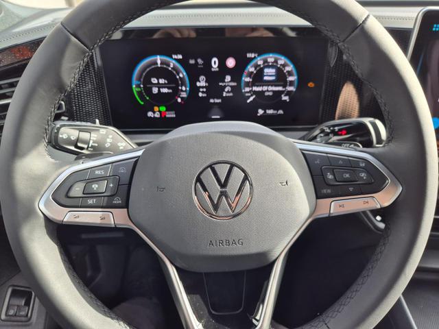 Volkswagen Tiguan Life 1,5 l eHybrid OPF 204PS DSG Design Paket "Dark" LED-Plus-Scheinw. elektr. Heckklappe Sitzheizung v+h Lenkradheizung Frontscheibe beheizb. R&uuml;ckf.Kamera Klimaautomatik VW-Radio Bluetooth wireless Apple CarPlay + Android Auto PDC ACC 2xKeyl 