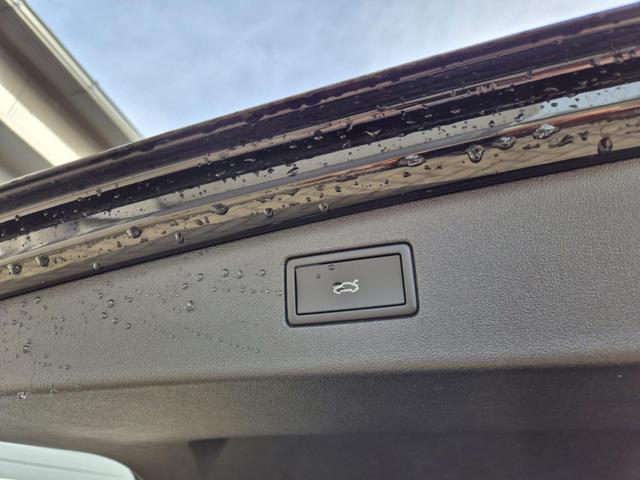 Volkswagen Tiguan Life 1,5 l eHybrid OPF 204PS DSG Design Paket "Dark" LED-Plus-Scheinw. elektr. Heckklappe Sitzheizung v+h Lenkradheizung Frontscheibe beheizb. R&uuml;ckf.Kamera Klimaautomatik VW-Radio Bluetooth wireless Apple CarPlay + Android Auto PDC ACC 2xKeyl 