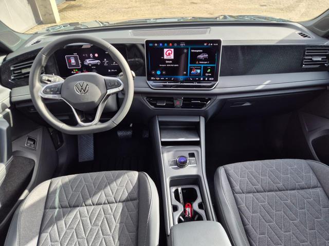 Volkswagen Tiguan Life 1,5 l eHybrid OPF 204PS DSG Design Paket "Dark" LED-Plus-Scheinw. elektr. Heckklappe Sitzheizung v+h Lenkradheizung Frontscheibe beheizb. R&uuml;ckf.Kamera Klimaautomatik VW-Radio Bluetooth wireless Apple CarPlay + Android Auto PDC ACC 2xKeyl 