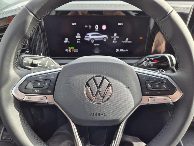 Volkswagen Tiguan Life 1,5 l eHybrid OPF 204PS DSG Design Paket "Dark" LED-Plus-Scheinw. elektr. Heckklappe Sitzheizung v+h Lenkradheizung Frontscheibe beheizb. R&uuml;ckf.Kamera Klimaautomatik VW-Radio Bluetooth wireless Apple CarPlay + Android Auto PDC ACC 2xKeyl 