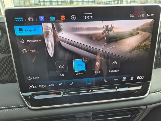 Volkswagen Tiguan Life 1,5 l eHybrid OPF 204PS DSG Design Paket "Dark" LED-Plus-Scheinw. elektr. Heckklappe Sitzheizung v+h Lenkradheizung Frontscheibe beheizb. R&uuml;ckf.Kamera Klimaautomatik VW-Radio Bluetooth wireless Apple CarPlay + Android Auto PDC ACC 2xKeyl 