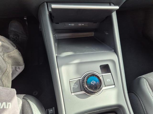 Volkswagen Tiguan Life 1,5 l eHybrid OPF 204PS DSG Design Paket "Dark" LED-Plus-Scheinw. elektr. Heckklappe Sitzheizung v+h Lenkradheizung Frontscheibe beheizb. R&uuml;ckf.Kamera Klimaautomatik VW-Radio Bluetooth wireless Apple CarPlay + Android Auto PDC ACC 2xKeyl 