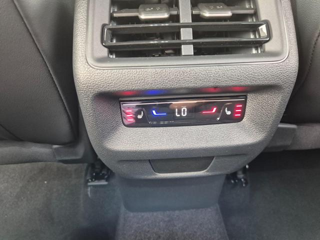 Volkswagen Tiguan Life 1,5 l eHybrid OPF 204PS DSG Design Paket "Dark" LED-Plus-Scheinw. elektr. Heckklappe Sitzheizung v+h Lenkradheizung Frontscheibe beheizb. R&uuml;ckf.Kamera Klimaautomatik VW-Radio Bluetooth wireless Apple CarPlay + Android Auto PDC ACC 2xKeyl 