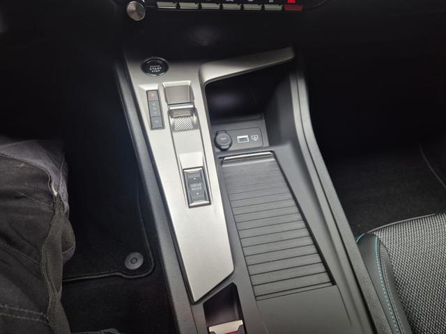 Peugeot 308 SW Allure 1.2 Hybrid 145PS Automatik LED-Scheinwerfer 10" HD-Touchscreen wireless Apple CarPlay + Android Auto Bluetooth 2x Keyless ACC R&uuml;ckf.Kamera PDC 17"LM 