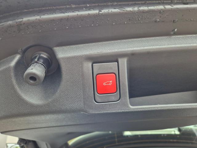 Peugeot 308 SW GT Exclusive 1.2 Hybrid 145PS Automatik Matrix-LED elektr. PanoDach Heckklappe Sitzheizung Lenkradheizung Navi 10" HD-Touchscreen wireless Apple CarPlay + Android Auto FOCAL-System 2x Keyless ACC 4x Kamera PDC v+h 18"LM 