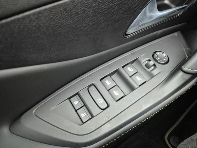 Peugeot 308 SW GT Exclusive 1.2 Hybrid 145PS Automatik Matrix-LED elektr. PanoDach Heckklappe Sitzheizung Lenkradheizung Navi 10" HD-Touchscreen wireless Apple CarPlay + Android Auto FOCAL-System 2x Keyless ACC 4x Kamera PDC v+h 18"LM 