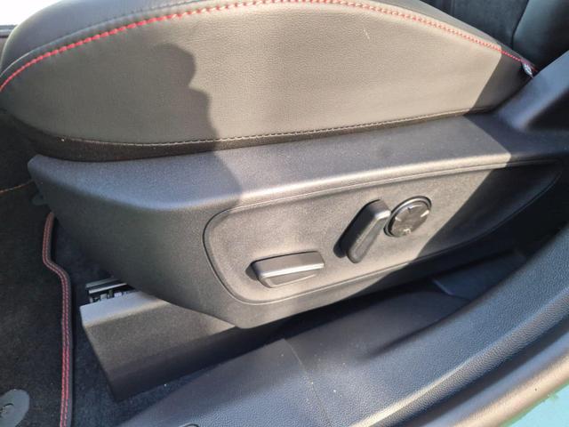 Ford Kuga ST-Line X 243PS PHEV Automatik Black Package Matrix-LED schwenkb. AHK elektr. PanoDach Sitzheizung v+h Lenkradheizung Frontscheibe beheizb. Navi SYNC4 Apple CarPlay Android Auto Touchscreen PDC 4xKamera 2xKeyless B+O Sound 20"LM vollelektr. Reic 