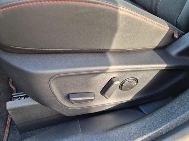 Ford Kuga ST-Line X 243PS PHEV Automatik Matrix-LED schwenkb. AHK elektr. PanoDach Sitzheizung v+h Lenkradheizung Frontscheibe beheizb. Navi SYNC4 Apple CarPlay Android Auto Touchscreen PDC 4xKamera 2xKeyless B+O Sound 19"LM vollelektr. Reichweite 65KM 