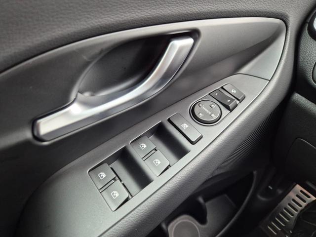 Hyundai i30 Kombi 1.6 T-GDI 150PS Automatik N-Line MY2026 Sitzheizung Lenkradheizung Klimaautomatik Navi 10,3"-Touchscreen Bluelink Apple CarPlay + Android Auto PDC v+h R&uuml;ckf.Kamera 18-LM 