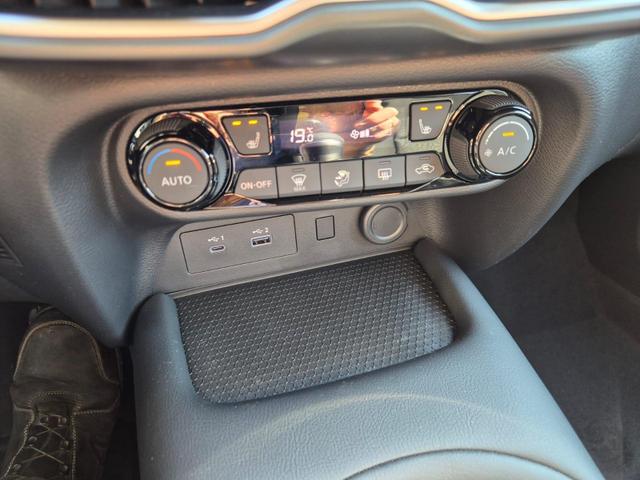 Nissan Juke 1.0 DIG-T 114PS Acenta Klimaautomatik Sitzheizung R&uuml;ckf.Kamera Bluetooth Touchscreen wireless Apple CarPlay Android Auto 