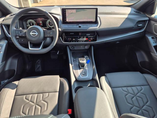 Nissan Qashqai 1.3 DIG-T MHEV 158 PS X-Tronic Tekna Voll-Leder Klimaautomatik PanoGlasdach Sitzheizung Lenkradheizung Navi Head-Up Display elektr. Heckklappe ACC PDC v+h 360&deg;Kamera DAB Bluetooth Touchscreen Apple CarPlay Android Auto 19"LM 