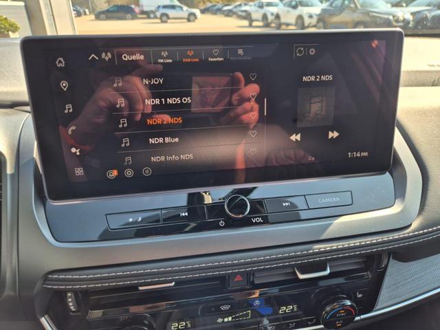 Nissan Qashqai 1.3 DIG-T MHEV 158 PS X-Tronic Tekna Voll-Leder Klimaautomatik PanoGlasdach Sitzheizung Lenkradheizung Navi Head-Up Display elektr. Heckklappe ACC PDC v+h 360&deg;Kamera DAB Bluetooth Touchscreen Apple CarPlay Android Auto 19"LM 