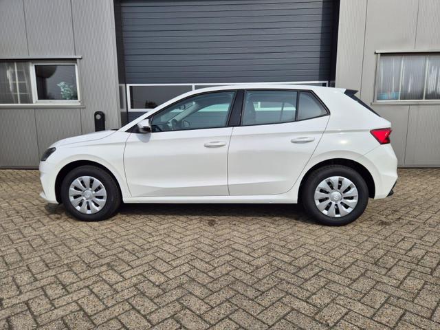 Skoda Fabia - 1.0 TSI 95PS Selection 5-t&uuml;rig R&uuml;ckf.Kamera Parksensoren Sitzheizung Multifunktionslenkrad Klima Skoda-Radio Bluetooth Touchscreen Tempomat Nebelsch. Apple CarPlay + Android Auto