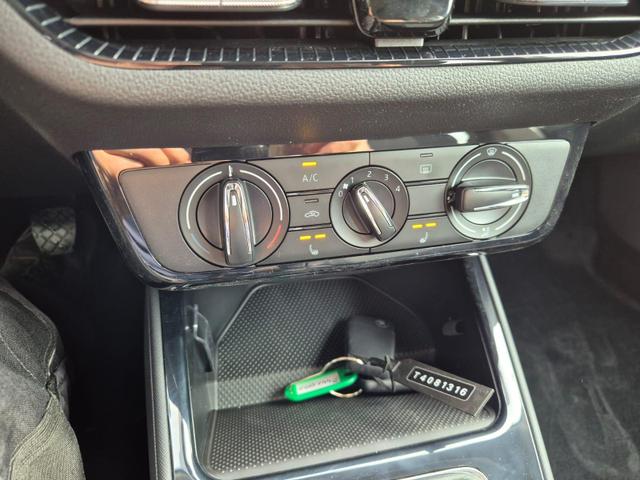 Skoda Fabia 1.0 TSI 95PS Selection 5-t&uuml;rig R&uuml;ckf.Kamera Parksensoren Sitzheizung Multifunktionslenkrad Klima Skoda-Radio Bluetooth Touchscreen Tempomat Nebelsch. Apple CarPlay + Android Auto 