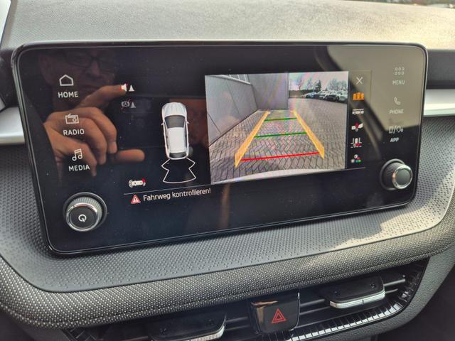 Skoda Fabia 1.0 TSI 95PS Selection 5-t&uuml;rig R&uuml;ckf.Kamera Parksensoren Sitzheizung Multifunktionslenkrad Klima Skoda-Radio Bluetooth Touchscreen Tempomat Nebelsch. Apple CarPlay + Android Auto 