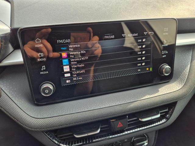 Skoda Fabia 1.0 TSI 95PS Selection 5-t&uuml;rig R&uuml;ckf.Kamera Parksensoren Sitzheizung Multifunktionslenkrad Klima Skoda-Radio Bluetooth Touchscreen Tempomat Nebelsch. Apple CarPlay + Android Auto 