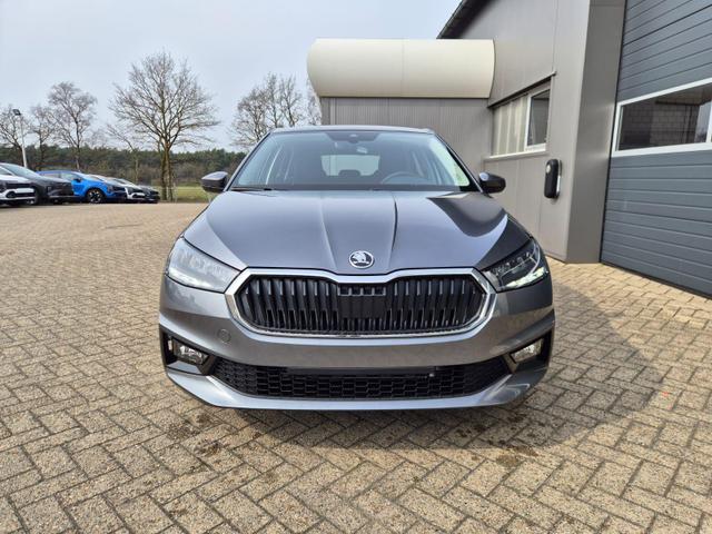 Skoda Fabia - 1.0 TSI 95PS Selection 5-t&uuml;rig R&uuml;ckf.Kamera Parksensoren Sitzheizung Multifunktionslenkrad Klima Skoda-Radio Bluetooth Touchscreen Tempomat Nebelsch. Apple CarPlay + Android Auto