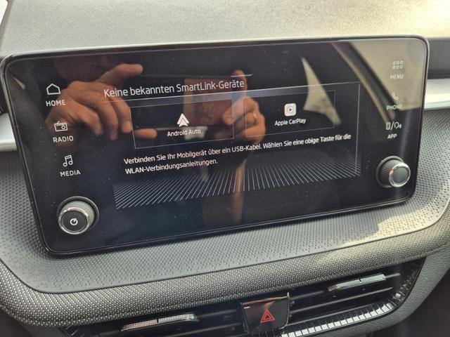 Skoda Fabia 1.0 TSI 95PS Selection 5-t&uuml;rig R&uuml;ckf.Kamera Parksensoren Sitzheizung Multifunktionslenkrad Klima Skoda-Radio Bluetooth Touchscreen Tempomat Nebelsch. Apple CarPlay + Android Auto 