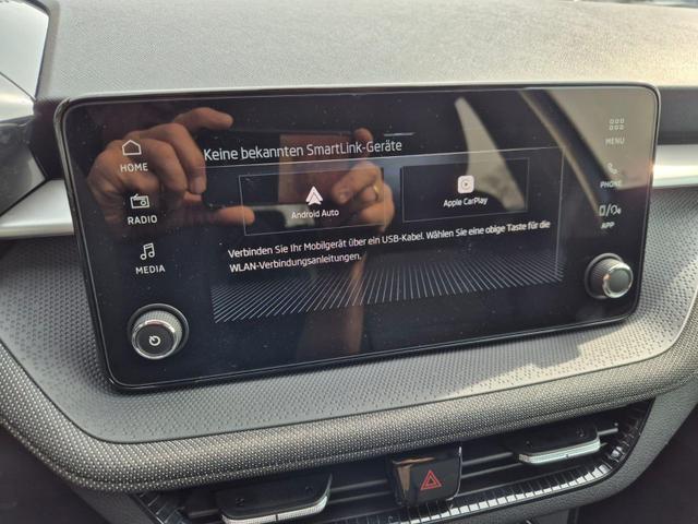 Skoda Fabia 1.0 TSI 95PS Selection 5-t&uuml;rig R&uuml;ckf.Kamera Parksensoren Sitzheizung Multifunktionslenkrad Klima Skoda-Radio Bluetooth Touchscreen Tempomat Nebelsch. Apple CarPlay + Android Auto 