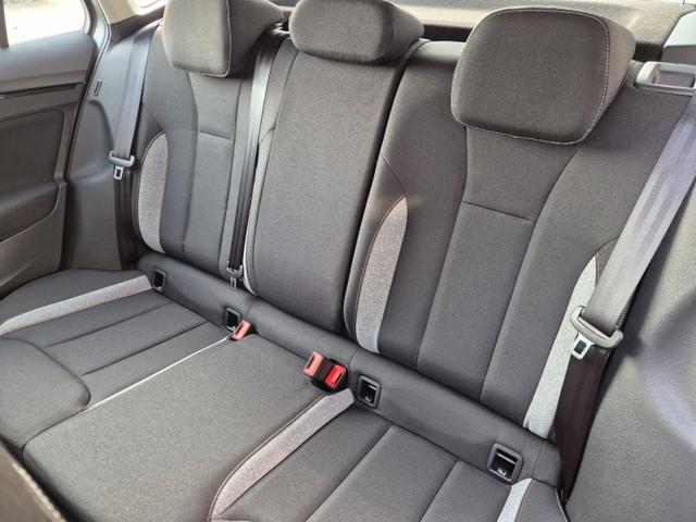 Skoda Kamiq 1.0 TSI 115PS DSG Selection R&uuml;ckf.Kamera PDC v+h Sitzheizung Klimaautomatik Skoda-Radio Apple CarPlay + Android Auto Tempomat Garantieverl&auml;ngerung 16"LM 