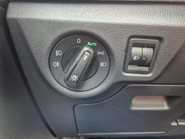 Skoda Kamiq 1.0 TSI 115PS DSG Selection R&uuml;ckf.Kamera PDC v+h Sitzheizung Klimaautomatik Skoda-Radio Apple CarPlay + Android Auto Tempomat Garantieverl&auml;ngerung 16"LM 