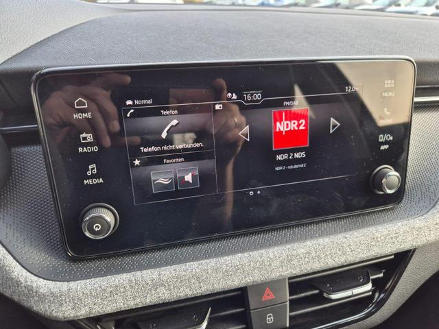 Skoda Kamiq 1.0 TSI 115PS DSG Selection R&uuml;ckf.Kamera PDC v+h Sitzheizung Klimaautomatik Skoda-Radio Apple CarPlay + Android Auto Tempomat Garantieverl&auml;ngerung 16"LM 