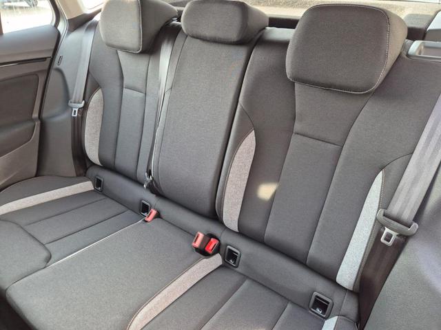 Skoda Kamiq 1.0 TSI 115PS DSG Selection AHK R&uuml;ckf.Kamera PDC v+h Sitzheizung Klimaautomatik Skoda-Radio Apple CarPlay + Android Auto Tempomat Garantieverl&auml;ngerung 16"LM 