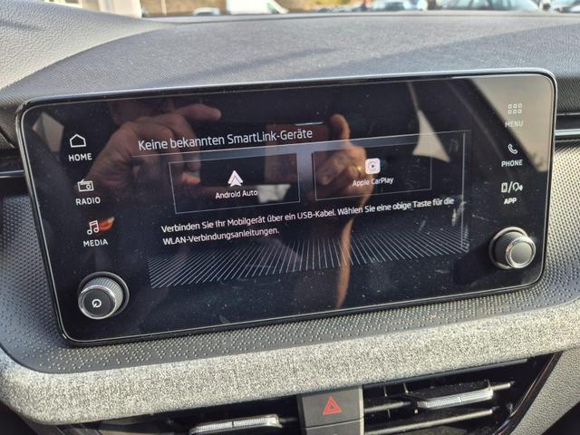 Skoda Kamiq 1.0 TSI 115PS DSG Selection AHK R&uuml;ckf.Kamera PDC v+h Sitzheizung Klimaautomatik Skoda-Radio Apple CarPlay + Android Auto Tempomat Garantieverl&auml;ngerung 16"LM 