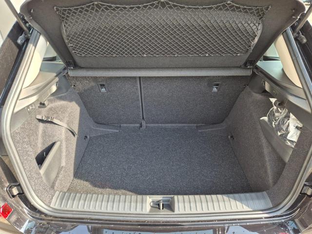 Skoda Kamiq 1.0 TSI 115PS DSG Selection AHK R&uuml;ckf.Kamera PDC v+h Sitzheizung Klimaautomatik Skoda-Radio Apple CarPlay + Android Auto Tempomat Garantieverl&auml;ngerung 16"LM 