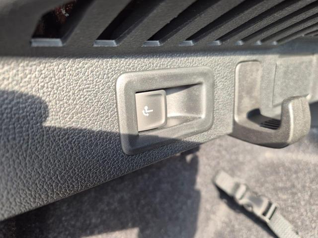 Skoda Kamiq 1.0 TSI 115PS DSG Selection AHK R&uuml;ckf.Kamera PDC v+h Sitzheizung Klimaautomatik Skoda-Radio Apple CarPlay + Android Auto Tempomat Garantieverl&auml;ngerung 16"LM 