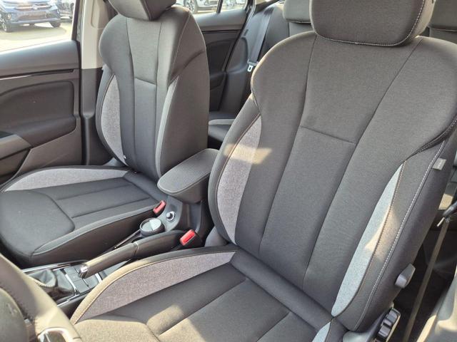 Skoda Kamiq 1.0 TSI 115PS DSG Selection AHK R&uuml;ckf.Kamera PDC v+h Sitzheizung Klimaautomatik Skoda-Radio Apple CarPlay + Android Auto Tempomat Garantieverl&auml;ngerung 16"LM 