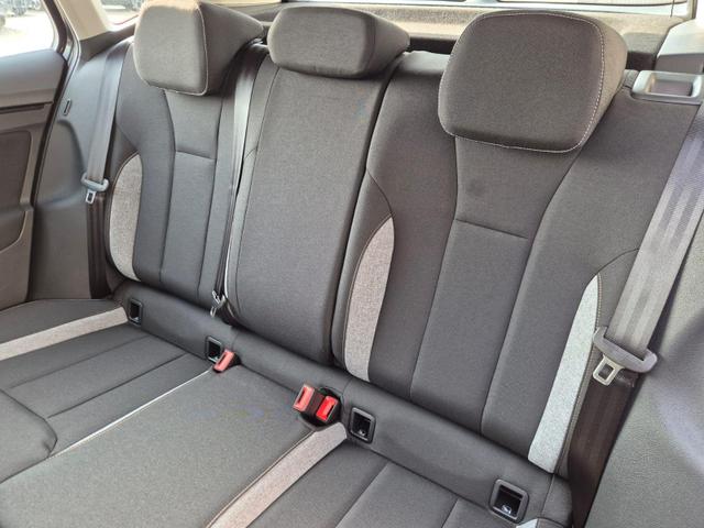 Skoda Kamiq 1.0 TSI 115PS DSG Selection AHK R&uuml;ckf.Kamera PDC v+h Sitzheizung Klimaautomatik Skoda-Radio Apple CarPlay + Android Auto Tempomat Garantieverl&auml;ngerung 16"LM 