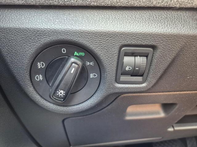 Skoda Kamiq 1.0 TSI 115PS DSG Selection AHK R&uuml;ckf.Kamera PDC v+h Sitzheizung Klimaautomatik Skoda-Radio Apple CarPlay + Android Auto Tempomat Garantieverl&auml;ngerung 16"LM 